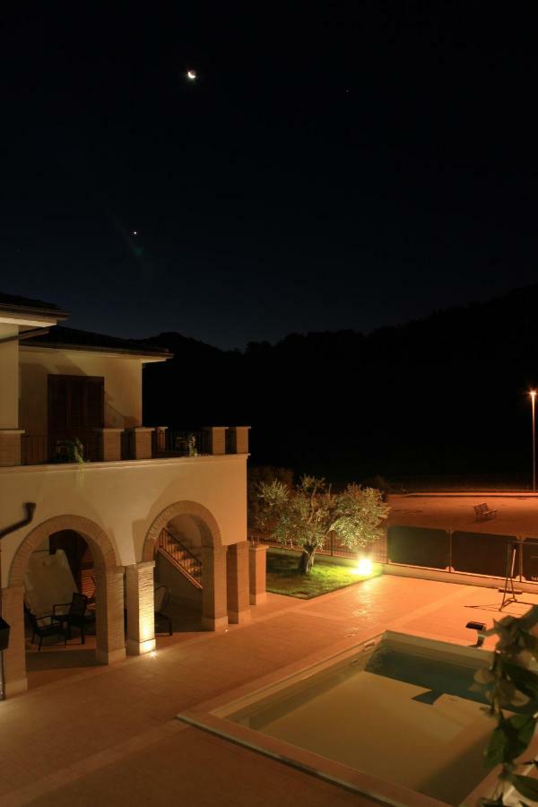 Residence Stella Del Gran Sasso Colledara Exterior photo