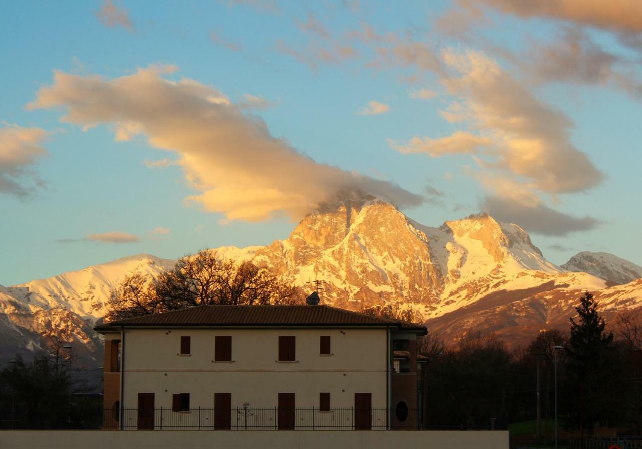 Residence Stella Del Gran Sasso Colledara Exterior photo